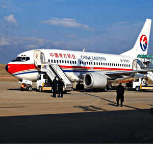 白云机场托运航空快运业稳步发展的原因是什么？